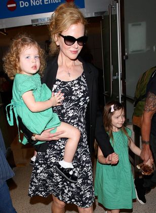 Nicole Kidman and family at LAX airport, Los Angeles, America - 02 Jan 2014