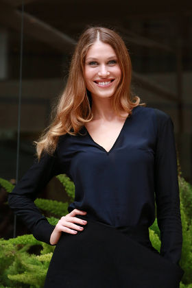 11 Olga kent Stock Pictures, Editorial Images and Stock Photos
