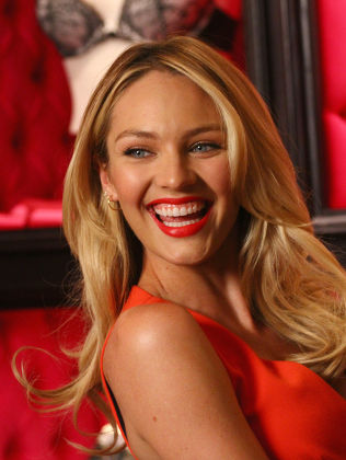 500 Bombshells Stock Pictures, Editorial Images and Stock Photos ...