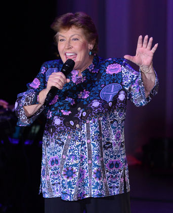 250 Helen reddy Stock Pictures, Editorial Images and Stock Photos ...