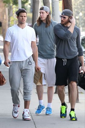 Kris Humphries out and about in Los Angeles, America - 20 Feb 2014