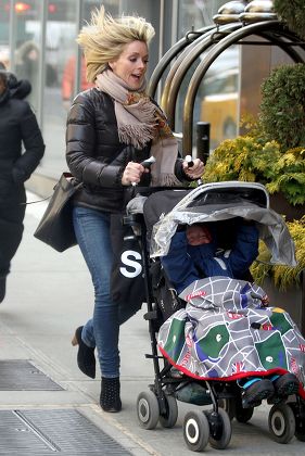 Jane Krakowski out and about in Soho, New York, America - 25 Feb 2014