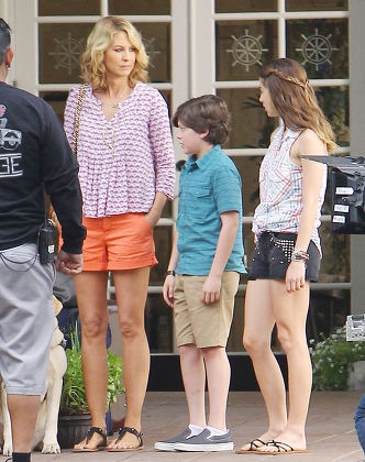 'Growing Up Fisher' on set filming, Los Angeles, America - 25 Mar 2014
