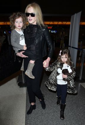 Nicole Kidman and family arriving at the Los Angeles International Airport, America - 26 Mar 2014