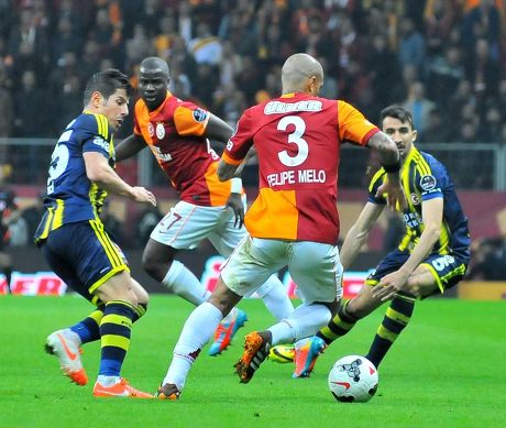 Galatasaray v Fenerbahce, Turkish Super League football match, Istanbul, Turkey - 06 Apr 2014