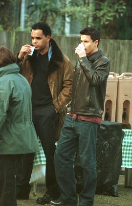 FILMING OF 'HOLBY CITY', BARNET, LONDON, BRITAIN - 07 DEC 2001
