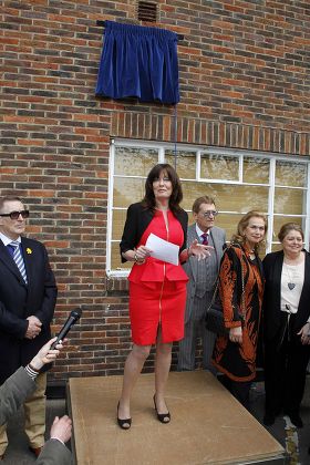 Blue Plaque Unveiled At Teddington Studios In Honour Of Morecambe And Wise. Vicky Michelle Makes A Speech In Memory Of The Star Couple.