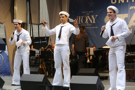 'Stars in the Alley' concert in Shurbert Alley, New York, America - 21 May 2014
