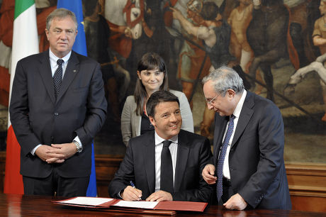 Italian Prime Minister Matteo Renzi signs an agreement between Fincantieri and MSC Crociere, Palazzo Chigi, Rome, Italy - 22 May 2014