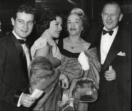 Lyon Family Arrive Film Premiere Richard Editorial Stock Photo - Stock ...