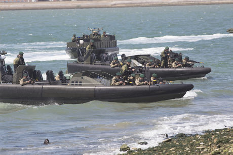 16 Amphibious assault boats Stock Pictures, Editorial Images and Stock ...