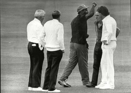 Viv Richards The West Indies Cricket Captain Reacts Angrily To Racial Abuse From Two Spectators At Headingley While Inspecting The Pitch With Chris Cowdrey. (for Full Caption See Version).