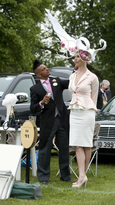 Anneka Tanaka-svenska Has Her Look Prepared By Milliner Louis Mariette In Car Park For The Royal Enclosure On Day One Of Royal Ascot. Picture - Mark Large ... 18.06.2013.