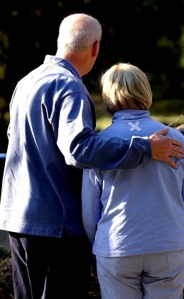 PARENTS OF MILLY DOWLER VISIT THE SITE WHERE HER REMAINS WERE FOUND YATELEY FOREST, HAMPSHIRE, BRITAIN - 26 SEP 2002