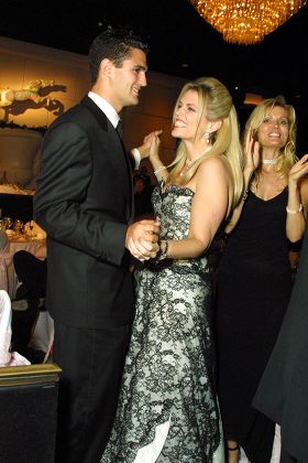 'CAROUSEL OF HOPE BALL', FUNDRAISER FOR THE BARBARA DAVIS CENTRE FOR CHILDHOOD DIABETES, LOS ANGELES, AMERICA - 15 OCT 2002