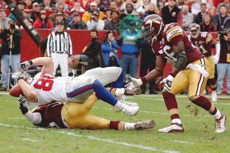 Redskins Wr Rod Gardner 87 Eludes Editorial Stock Photo - Stock Image