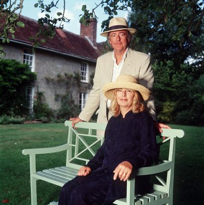 CHARLOTTE BINGHAM AT HOME WITH HUSBAND TERENCE BRADY, BRITAIN - 2002