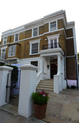 Guests From The World Of Itv Arrive At 6 Chepstow Villas London W11 For The Itv Summer Reception Held By Peter Fincham Director Of Television. 17july 2013.