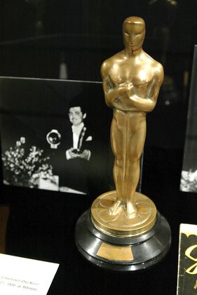 GALA OPENING OF 'AND THE OSCAR WENT TO' EXHIBITION OF 100 OSCAR STATUETTES, ACADEMY OF MOTION PICTURE ARTS AND SCIENCES, LOS ANGELES, AMERICA - 23 JAN 2003