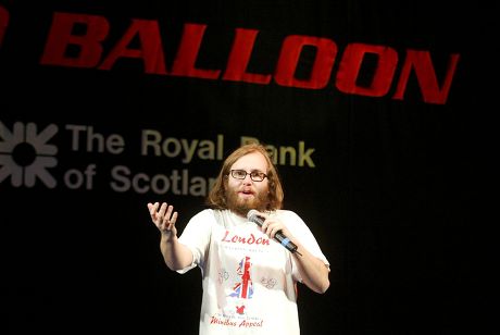 BALLOO BENEFIT AT THE PICCADILLY THEATRE, LONDON IN AID OF THE GILDED BALLOON COMEDY CLUB IN COWGATE EDINBURGH WHICH WAS DESTROYED IN A FIRE, BRITAIN - 27 JAN 2003