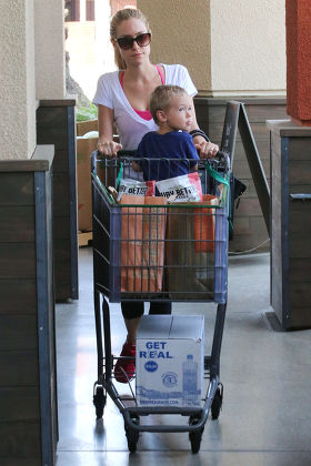 Kristin Cavallari shopping for groceries with son Camden, Los Angeles, America - 09 Aug 2014