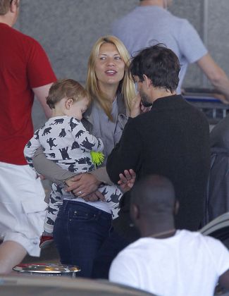 Claire Danes and family at the airport arriving in Cape Town, South Africa - 07 Sep 2014