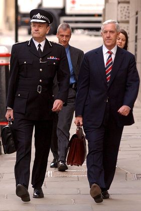 SIR JOHN STEVENS AND LORD CONDON ARRIVING AT THE OLD BAILEY FOR THEIR TRIAL FOR HEALTH AND SAFETY BREACHES, LONDON, BRITAIN - 29 APR 2003