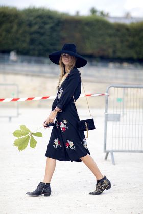 Street Style, Spring Summer 2015, Paris Fashion Week, France - 29 Sep 2014