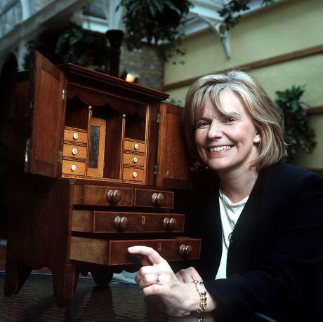 obituary antiques roadshow expert judith miller Stockfotos (Exklusiv