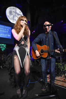 Suki Waterhouse Bryan Adams Performing Editorial Stock Photo - Stock
