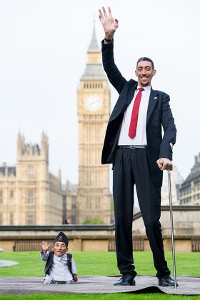 Worlds Tallest Man Sultan Kosen 251 Editorial Stock Photo - Stock Image ...