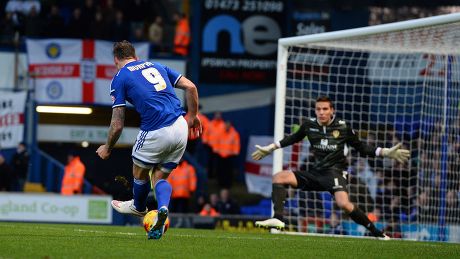 Daryl Murphy Scores His 2nd Goal Editorial Stock Photo - Stock Image ...