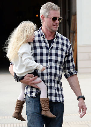 Eric Dane and children out and about, Los Angeles, America - 23 Dec 2014