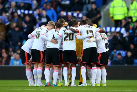 Fulham Players Huddle Together Before Kick Editorial Stock Photo