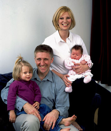 LAUREN BOOTH WITH HER FAMILY - 2003
