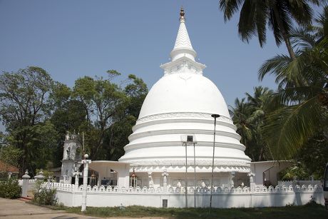 isipathanaramaya temple