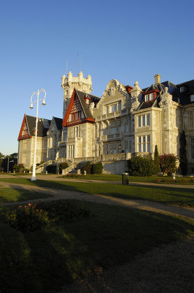 Universidad Internacional Pelayo University Palacio De Editorial Stock