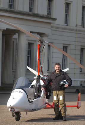BRITISH ARMY WARRANT OFFICER BARRY JONES, WHO IS TO BE THE FIRST TO ATTEMPT TO FLY AROUND THE WORLD IN AN AUTOGYRO, BRITAIN - 14 APR 2004