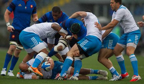 French captain Thierry Dusatoir piles on the pressure at an Italian ruck. Italy vs France - Six Nations - 15/03/2015 - Stadio Olimpico - Rome, Italy. Mandatory Credit : Tim Rogers / Seconds Left / Rex