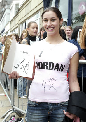 JORDAN SIGNING HER BOOK 'BEING JORDAN' AT HMV, EDINBURGH, SCOTLAND, BRITAIN - 25 MAY 2004