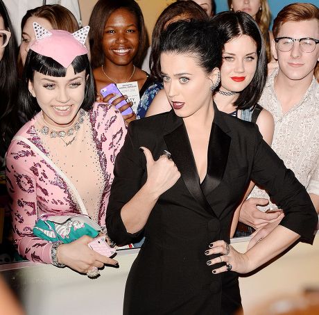 Katy Perry Fans Editorial Stock Photo - Stock Image | Shutterstock