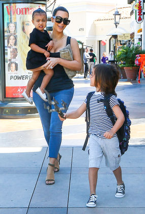 scott disick carrying kourtney