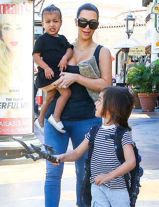 scott disick carrying kourtney