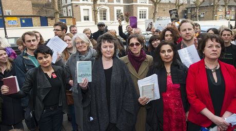 A Demonstration Outside Pentonville Prison Protesting Against The Ban On Sending Books To Prisoners. Led By The Poet Laureate Carol Ann Duffy (centre) With Vanessa Redgrave Shami Chakrabarti Al Kennedy Imtiaz Dharker And Frances Crook ( Ceo Of The Ho