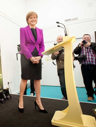 Scottish National Party general election campaigning, Livingston, Scotland, Britain - 07 Apr 2015