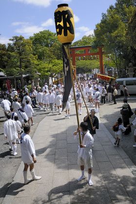 64 Japanese flag parade Stock Pictures, Editorial Images and Stock ...