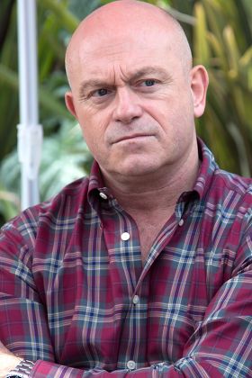 Ross Kemp accompanies Labour candidate for Thanet South Will Scobie on general election campaign visit to Broadstairs, Kent, Britain - 24 Apr 2015