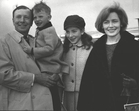 Actor Leslie Randall And His Actress Wife Joan Leaving London Airport With Their Children For Canada. Box 556.