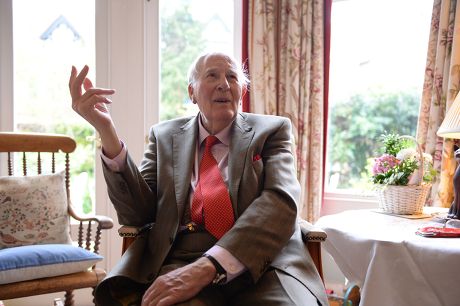 Sir Roger Bannister At His Home In Oxford. Feature Picture Andy Hooper Daily Mail/ Solo Syndication.