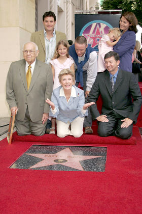 PATTY DUKE RECEIVING STAR ON THE HOLLYWOOD WALK OF FAME,LOS ANGELES,AMERICA- 17 AUG 2004